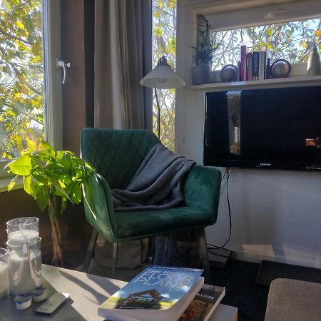 Tuinhuisje In Het Groen Almere Exterior foto