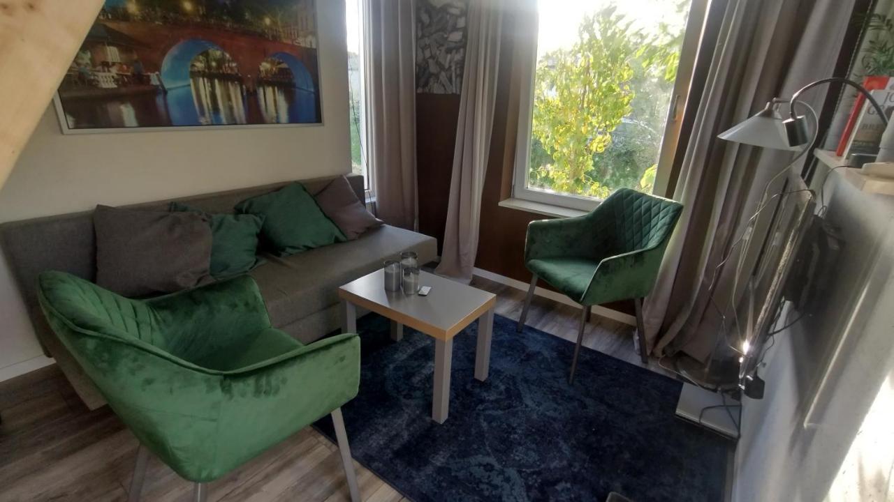 Tuinhuisje In Het Groen Almere Exterior foto